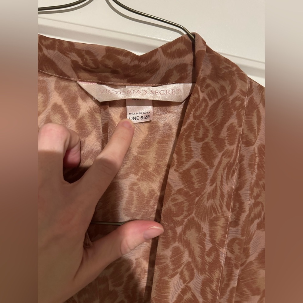 Victoria’s Secret Robe - Picture 4 of 5